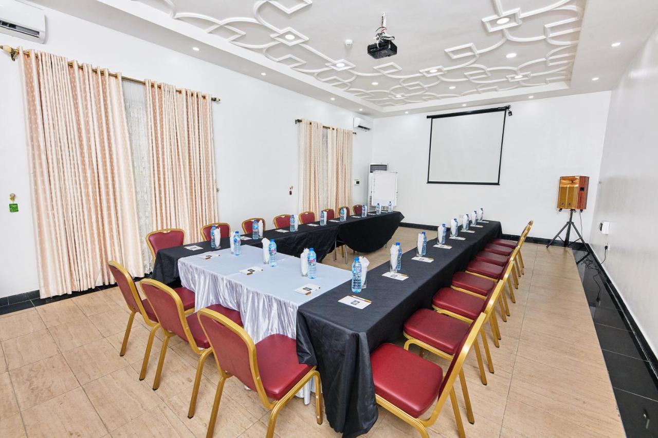 Oak Haven Hotel & Suites Port Harcourt Zewnętrze zdjęcie